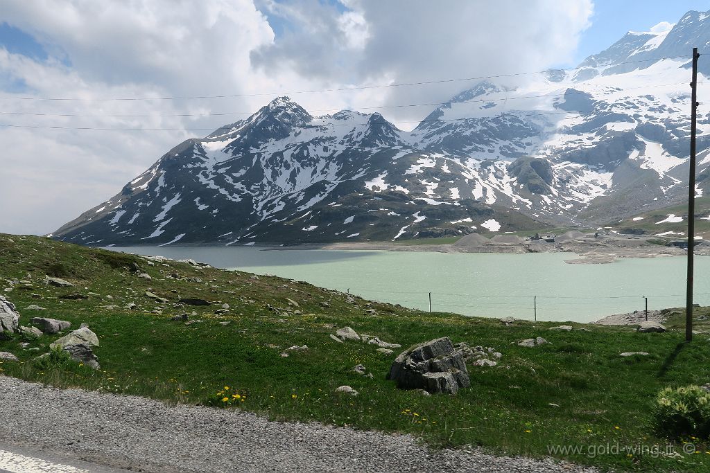 IMG_0685.JPG - Salita al Passo del Bernina (m 2.323): il Lago Bianco (m 2.234)