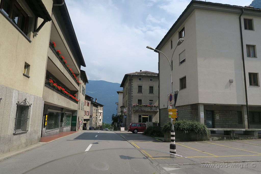 IMG_0756.JPG - Campocologno, quasi al confine con l'Italia