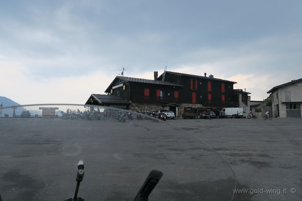 IMG_1103.JPG - Passo del Maniva  (m 1.664) (BS), Controllo Timbro e spuntino