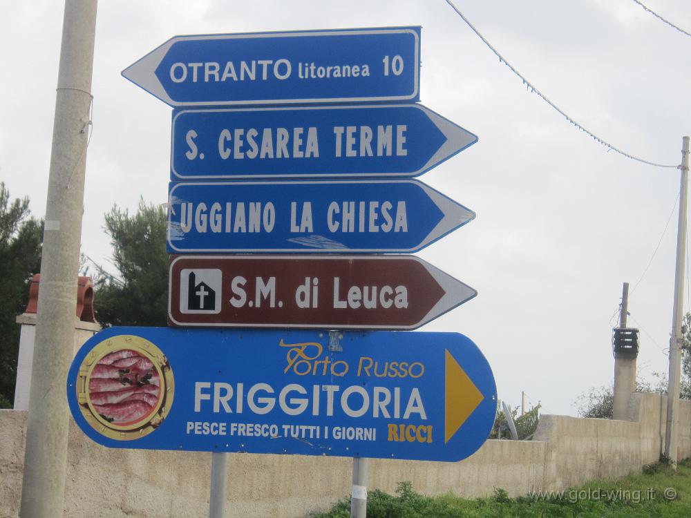 IMG_0035.JPG - Porto Badisco: qui si mangiano ricci. Diretti verso Santa Maria di Leuca