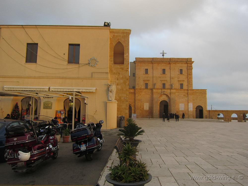 IMG_0081.JPG - La Basilica-Santuario di Santa Maria di Leuca "De Finibus Terrae"