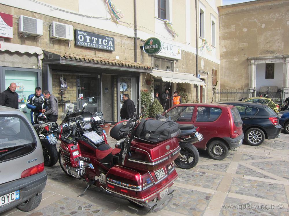IMG_0024.JPG - Tricarico: sosta caffè
