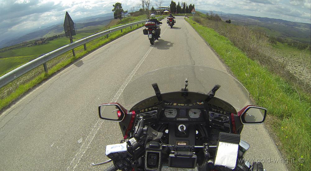 GOPR0343.JPG - Dopo Volterra: le moto degli amici mi superano