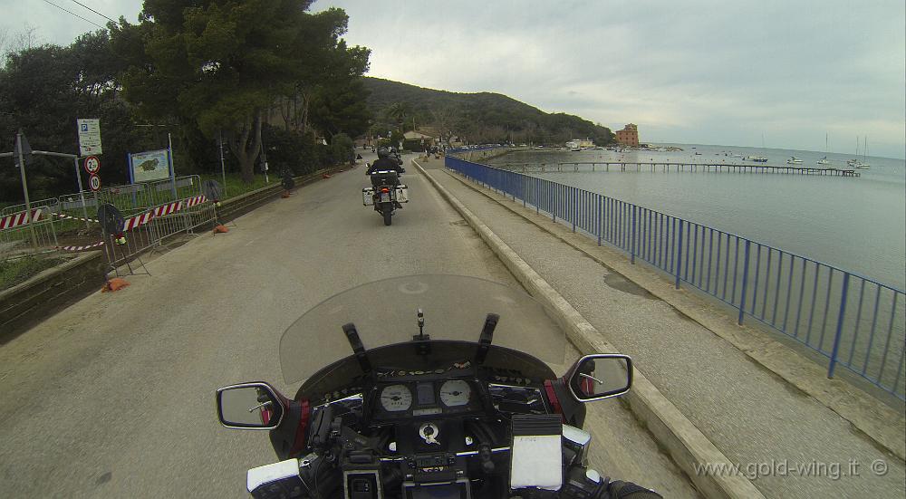 GOPR0499.JPG - Verso Populonia (golfo di Baratti)