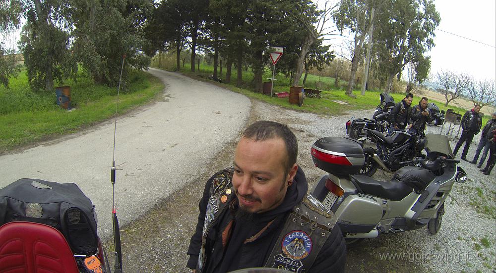 GOPR0747.JPG - Arrivo alla sede del Germi Tuscany Motor Club: il Presidente ci accoglie
