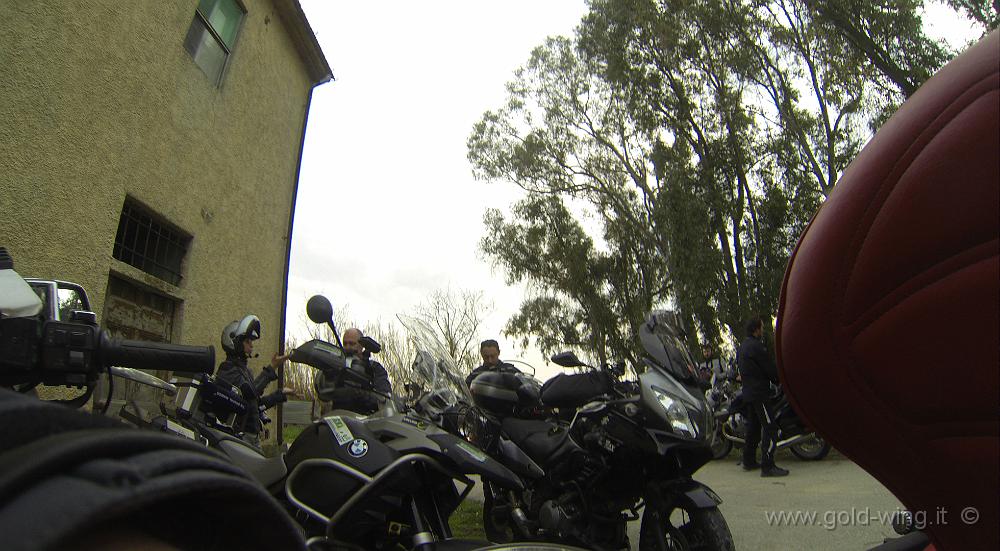 GOPR0757.JPG - Arrivo alla sede del Germi Tuscany Motor Club