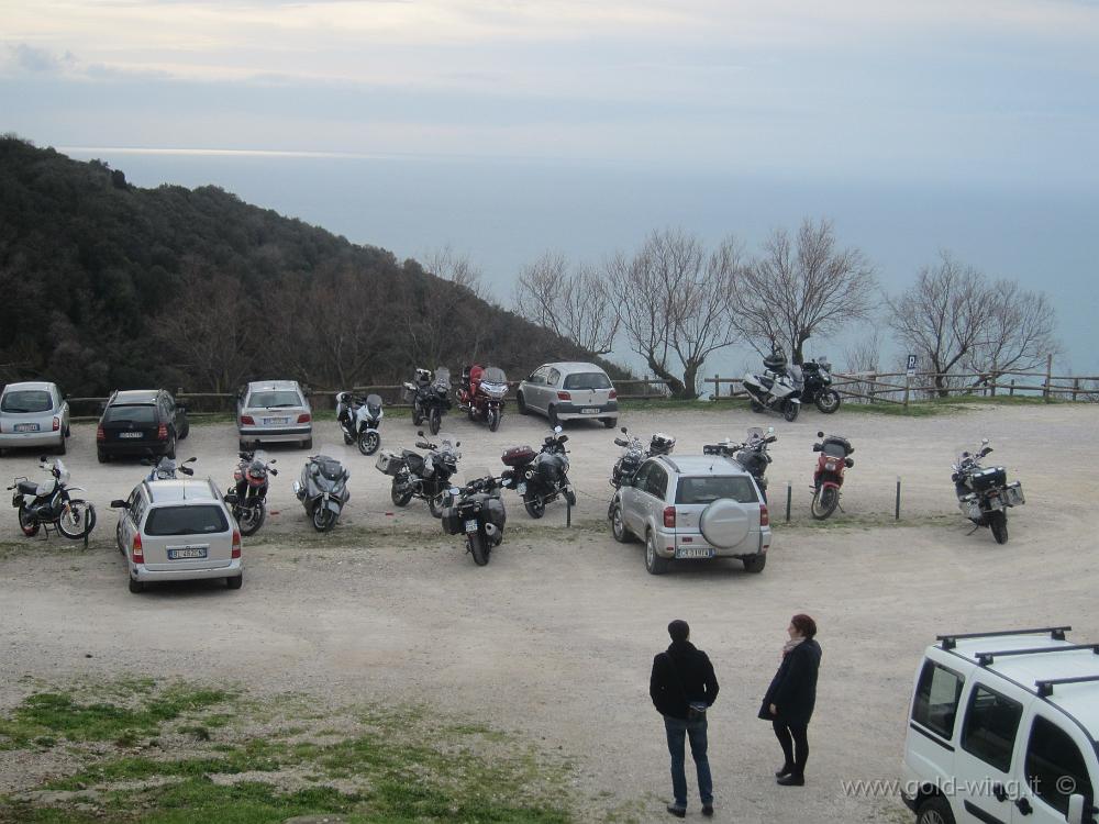 IMG_0083.JPG - Nal parcheggio di Populonia