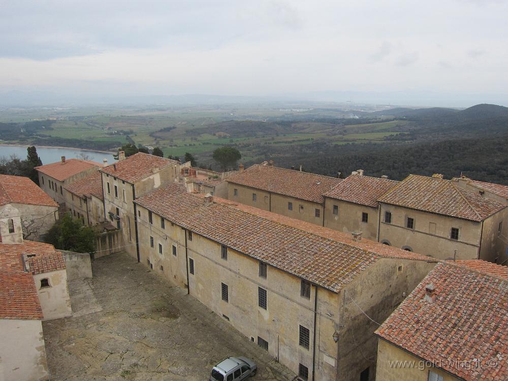 IMG_0108.JPG - Panorama dalla cima della Rocca di Populonia