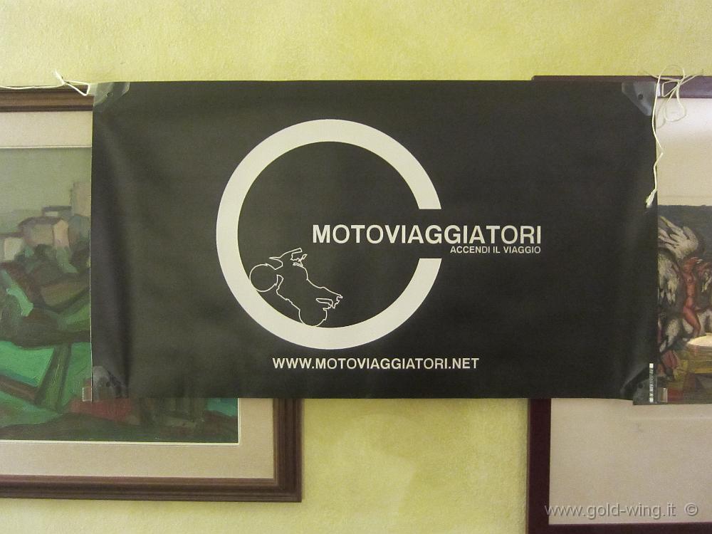 IMG_0146.JPG - Agriturismo Vecchio Mulino di Roselle: logo del Forum dei Motoviaggiatori