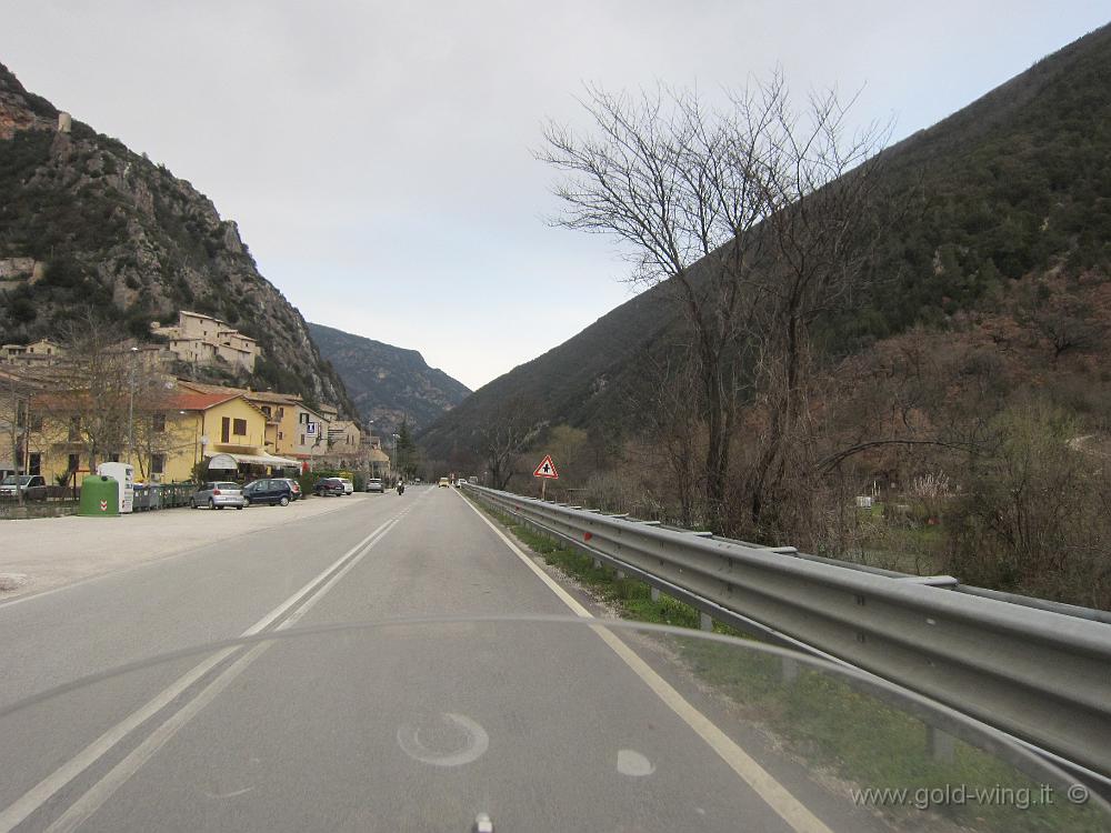 IMG_0222.JPG - Rientro a casa, attraverso la Valnerina
