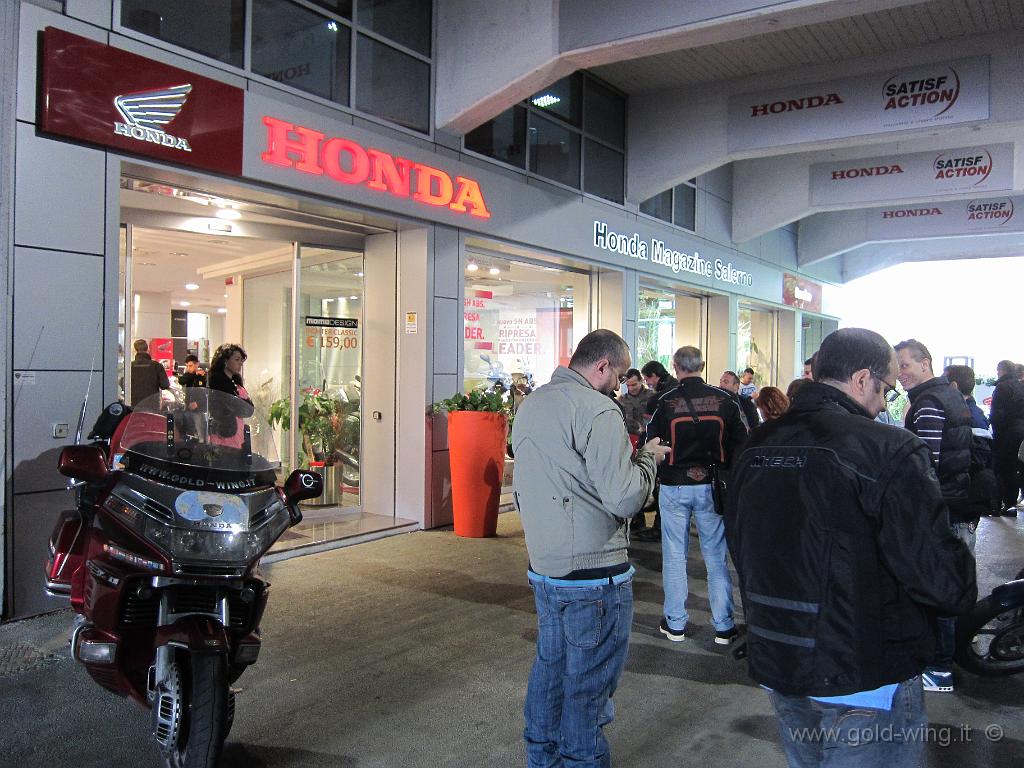 IMG_0006.JPG - Arrivo all'Honda Magazine di Salerno
