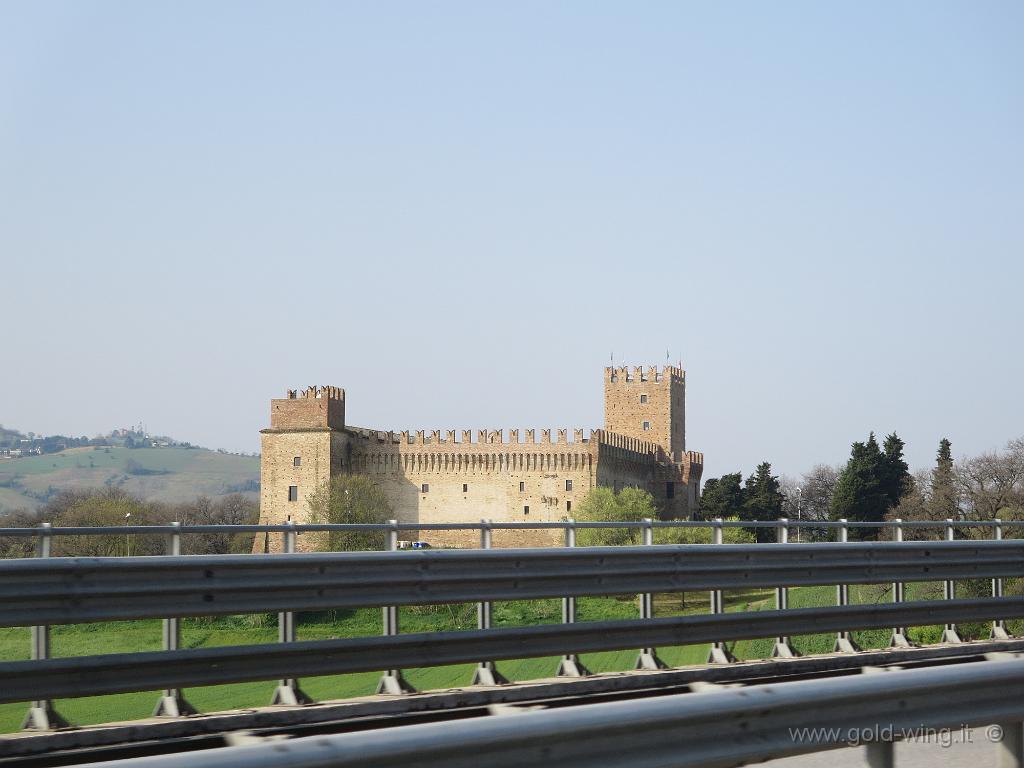 IMG_0032.JPG - Castello della Rancia (MC)