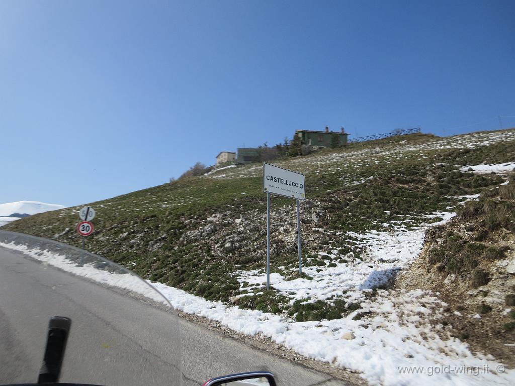 IMG_0181.JPG - Arrivo a Castelluccio