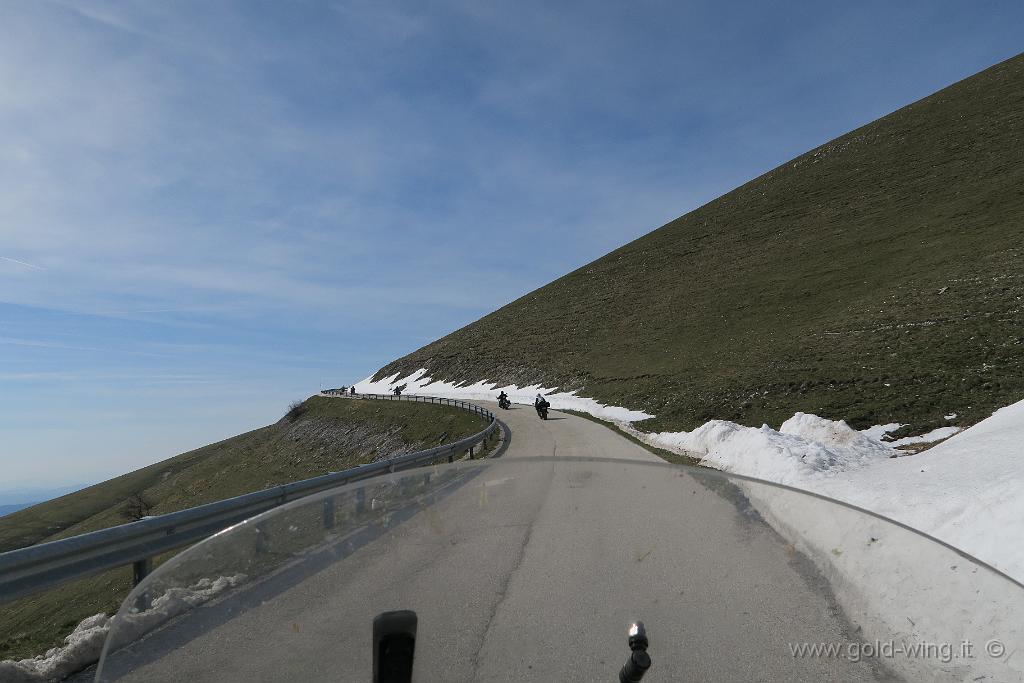 IMG_0042.JPG - Salita al Monte Cucco (m 1.566)