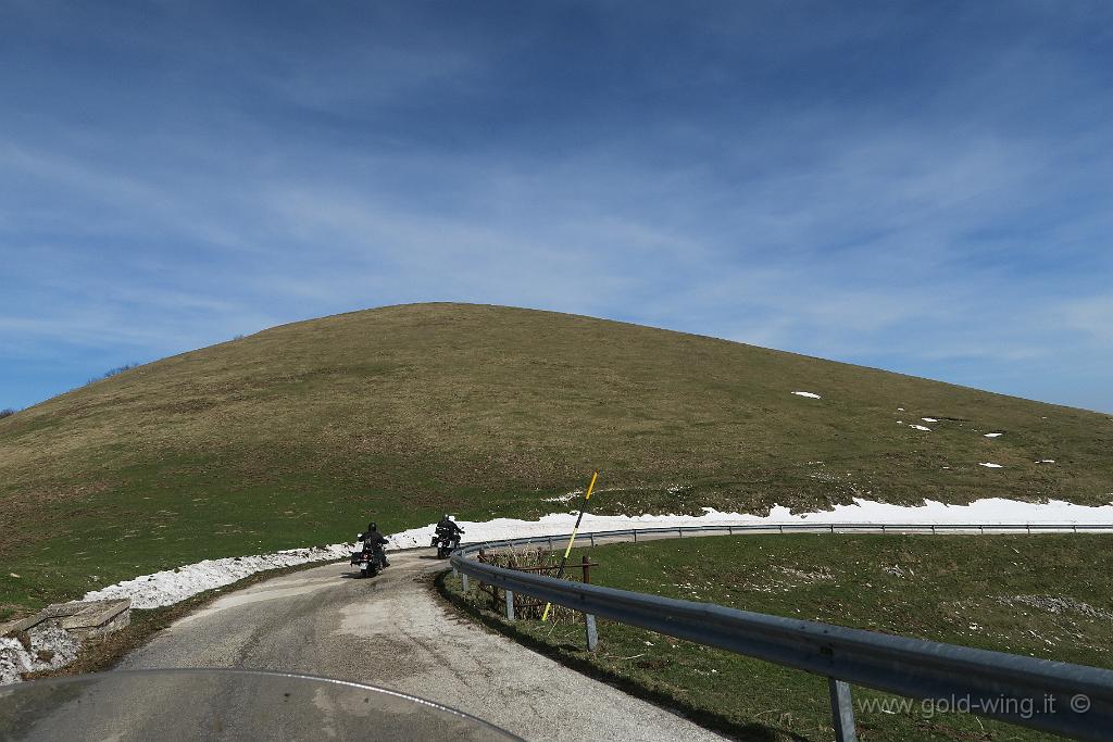 IMG_0056.JPG - Discesa dal Monte Cucco (m 1.566)