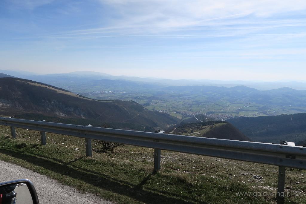 IMG_0071.JPG - Discesa dal Monte Cucco (m 1.566)