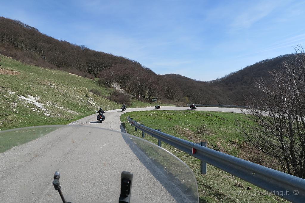 IMG_0073.JPG - Discesa dal Monte Cucco (m 1.566)