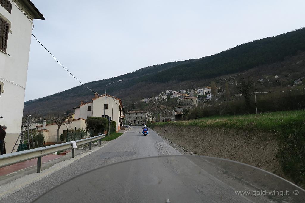 IMG_0139.JPG - Tra Costacciaro e Scheggia (PG)