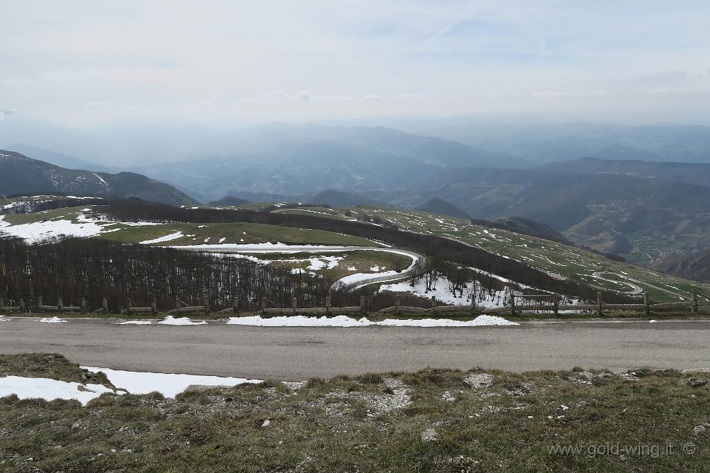 IMG_0205.JPG - Panorama dal Monte Nerone (m 1.525)