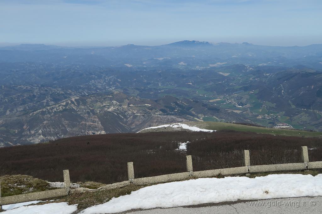 IMG_0211.JPG - Panorama dal Monte Nerone (m 1.525)