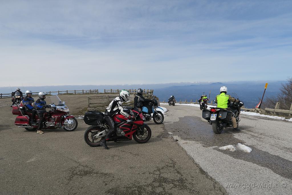 IMG_0217.JPG - Partenza dal Monte Nerone (m 1.525)