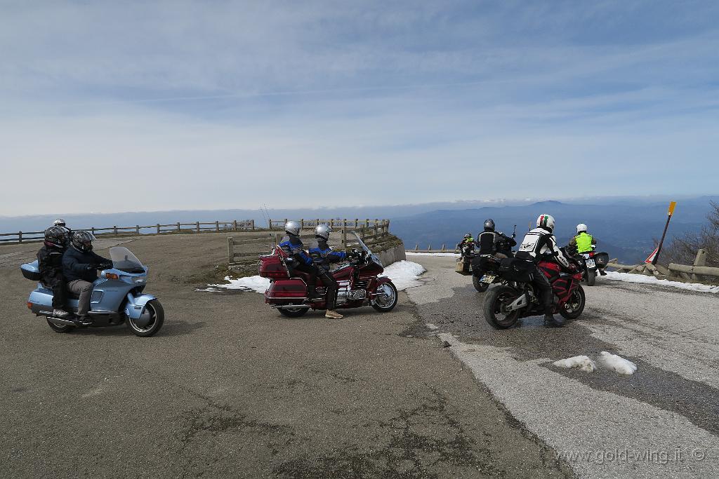 IMG_0218.JPG - Partenza dal Monte Nerone (m 1.525)