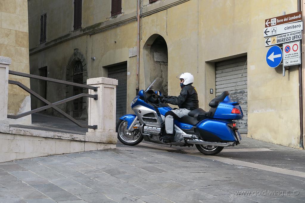 IMG_0407.JPG - Magione (PG): partenza dalla piazza