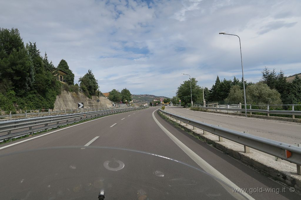IMG_0131.JPG - Solo 7 km di autostrada, presso Potenza