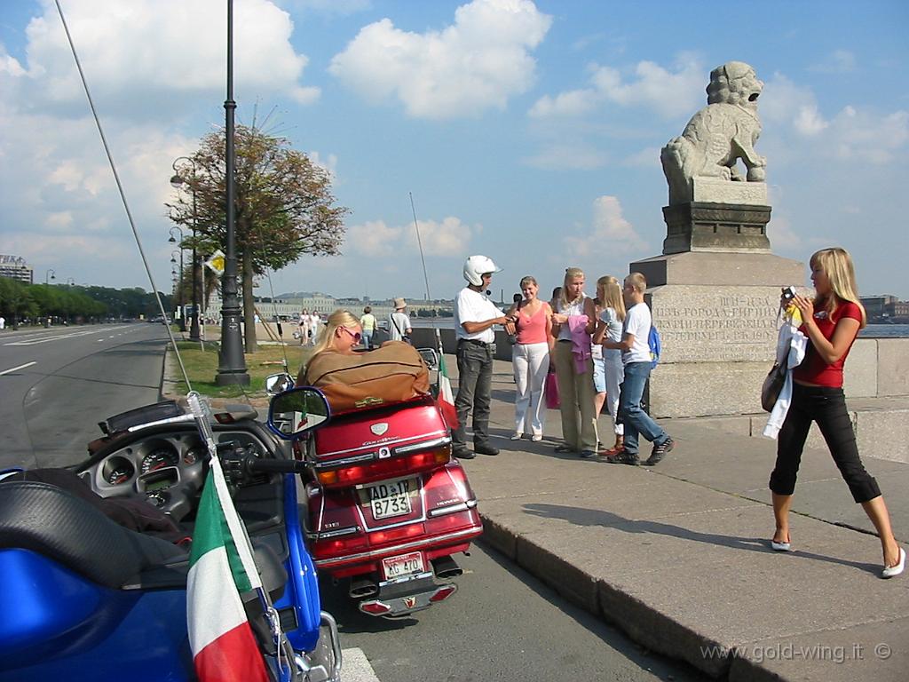 040.JPG - Non sono solo i monumenti ad essere fotografati
